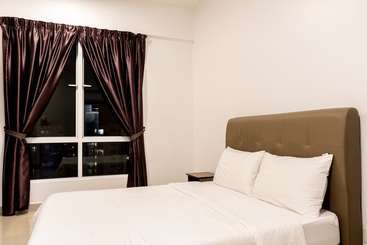 Summerton Luxury Suites By D Imperio Homestay
