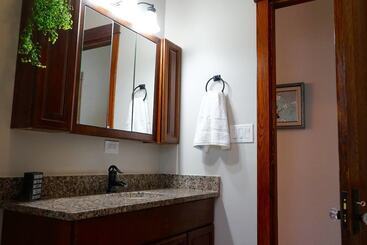 آپارتمان‌های توریست‌ها The Pinnacle   Peace, Perfection, Practicality