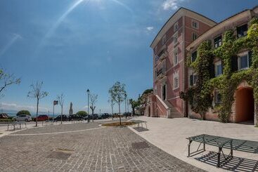 游客公寓 The Artist S Apartment By Konnect