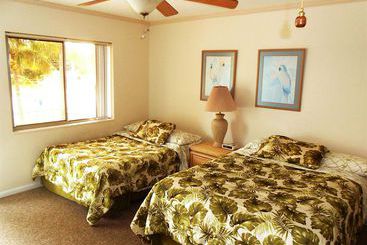 Hideaway Waterfront Resort &