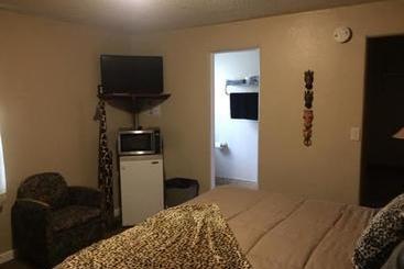 Highland Court Motel