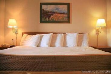 فندق New Victorian Inn & Suites Lincoln