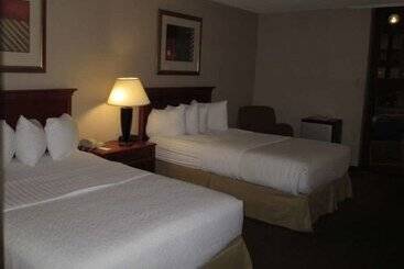 فندق Ramada By Wyndham Alpena