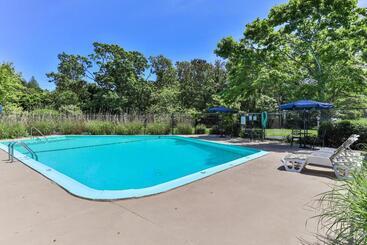 فندق على الطريق Handkerchief Shoals Inn