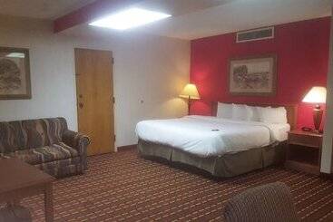 Salina Ambassador Hotel And Conference Center