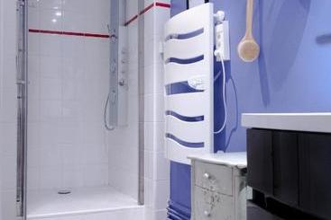 تختخواب و صبحانه Suite La Pérouse