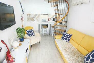 דירות לתיירים Le Pouffre, Maison De Pêcheur Au Quartier Des Artistes, Clim, Wifi