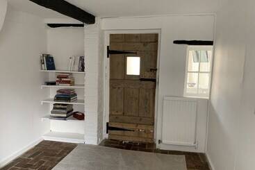 مبيت وإفطار Bell Cottage