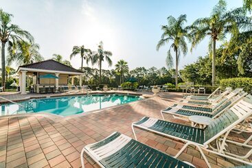 游客公寓 Emerald Island #1   7 Bed 6 Baths Villa