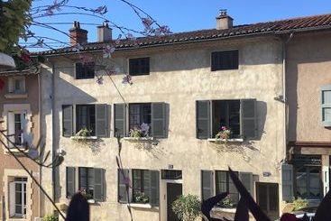 پانسیون Maison Ladevèze