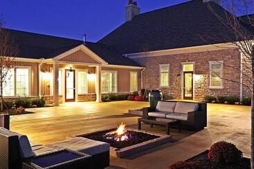 דירות לתיירים Bridgestreet At Hilliard Grand