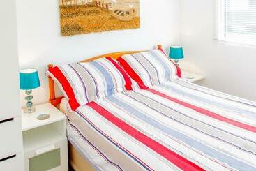 דירות לתיירים Hi De Hi Chalet 111