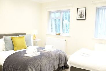 膳宿费 The Close Airport