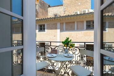 Valbonne Flat