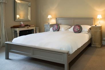 펜션 Checkers Pantry With Rooms