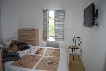 ツーリストアパートメント A La Belle Vie