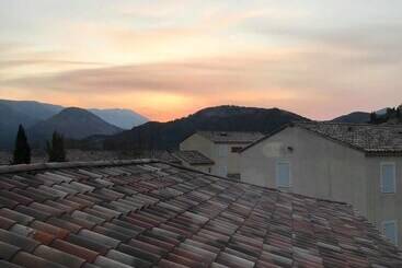 住所  Résidences La Tour Du Guet