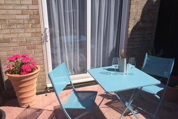 민박 Basingstoke En Suite Room In Garden Annex