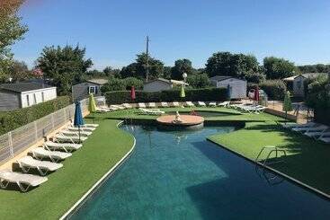 فندق Camping Les Jardins D Elsa