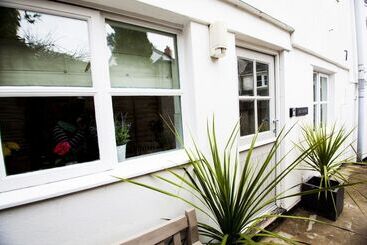 Жильё для туристов Padstow Breaks   Malt Cottage