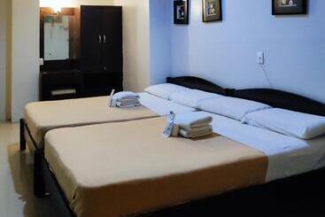 هتل Jade Dragons Suites Davao