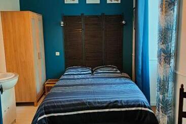 Сельский дом Les Volets Bleus