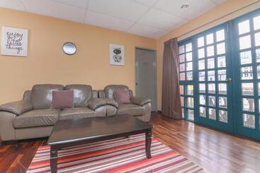 Spot On 89789 Hotel Check In 2