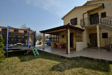 Жильё для туристов Apartment Malvina