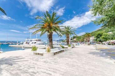 ツーリストアパートメント Apartment Stari Dvor