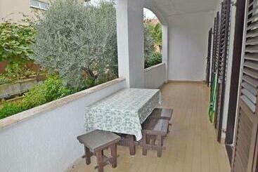 شقق خاصة سياحية Apartment Velimir