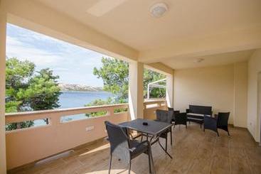 관광객 아파트 Apartments A Z