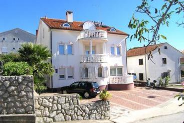 游客公寓 Apartments Kristina