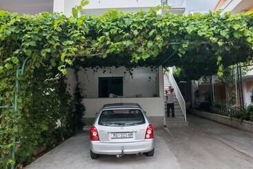 דירות לתיירים Apartments Miljenko