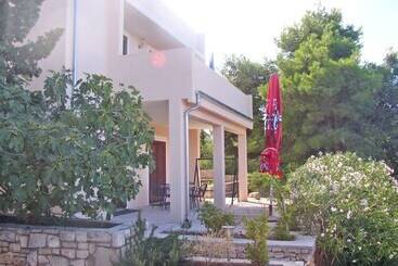 شقق خاصة سياحية Apartments Rina