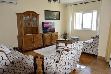 Apartments Zdravko   Comfortable & Close To The Sea