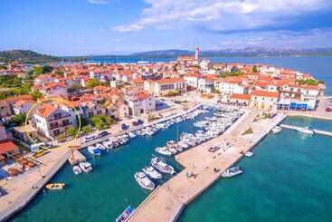 ツーリストアパートメント Apartment Milivoj