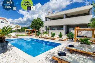 דירות לתיירים Gabriela