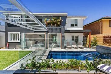 ツーリストアパートメント La Luna Shoal Bay 30 Horace St Shoal Bay