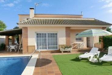 آپارتمانهای توریستها 104650    Villa In Blanes