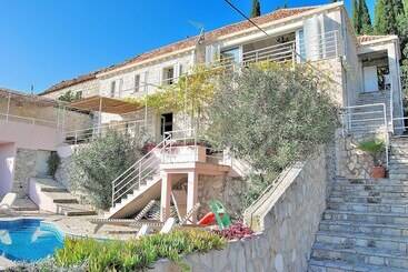 דירות לתיירים Villa Tony