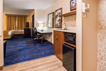 Best Western Plus Portland Airport Hotel & Suites