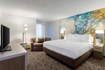 فندق Courtyard Miami Downtown Brickell Area