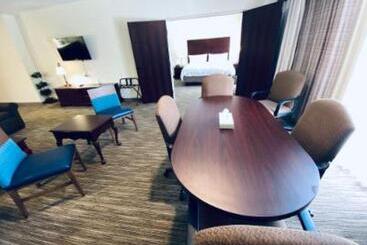 Holiday Inn Express Hotel & Suites Fort Payne, An Ihg