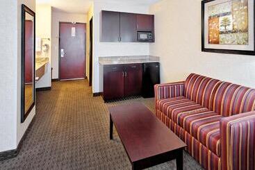 Holiday Inn Express Hotel & Suites Portland   Jantzen Beach, An Ihg