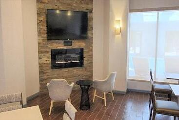 فندق Holiday Inn Staunton Conference Center, An Ihg