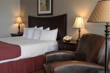 فندق Days Inn By Wyndham Pittsburg Ks
