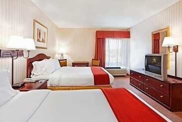 ホテル Mountain Inn & Suites