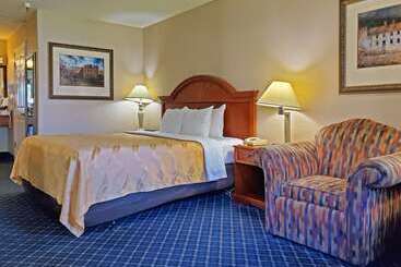 Отель Spark By Hilton Santa Nella On I 5