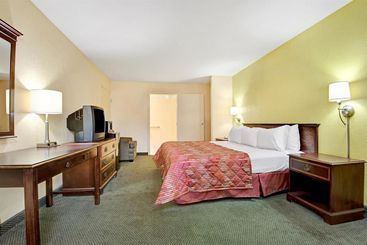 هتل Days Inn By Wyndham Montgomery Near Aum