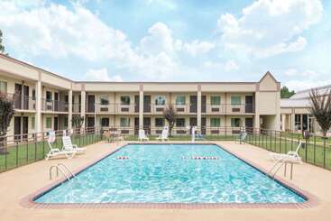 בית מלון כפרי Super 8 By Wyndham Williamsburg